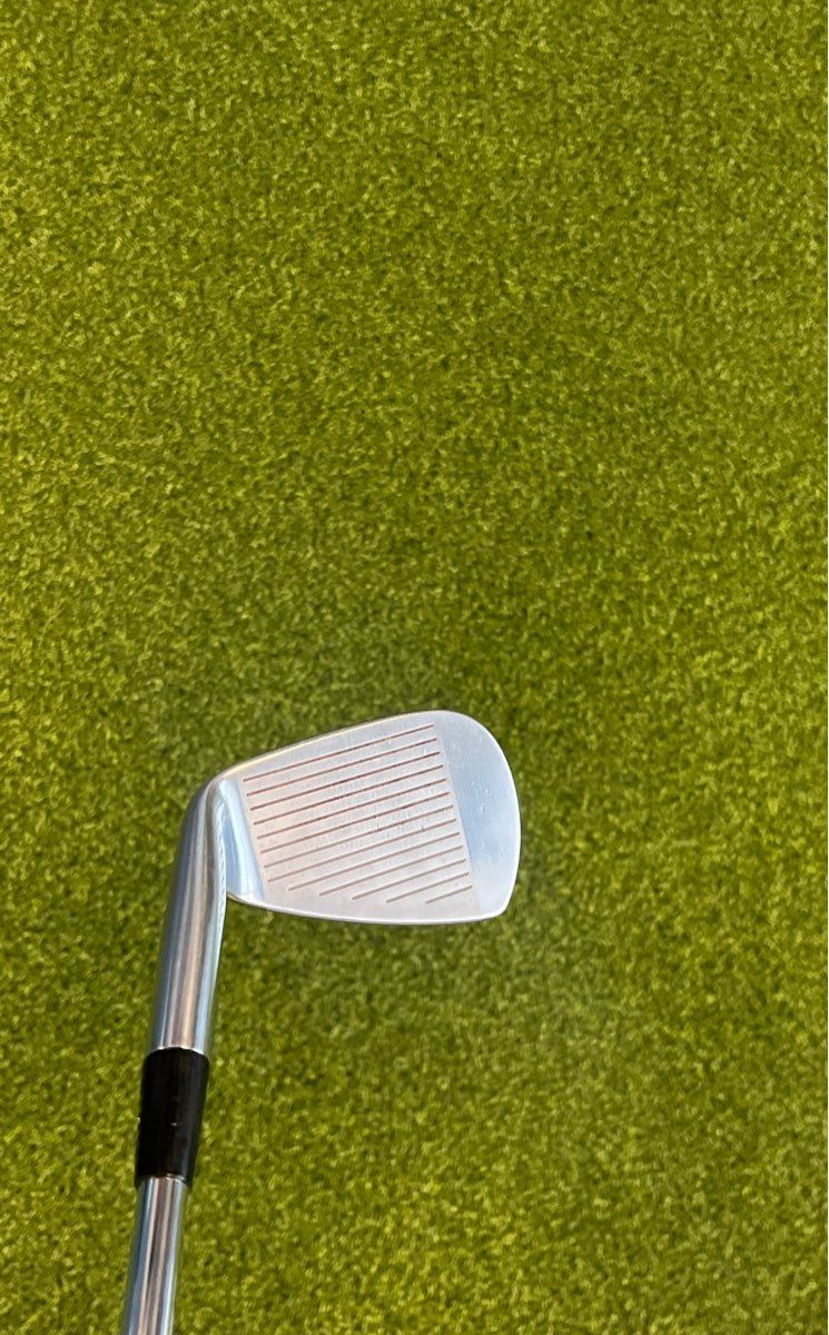 Mizunio ZOID PRO 3-PW Right Handed Dynamic Gold Stiff Good