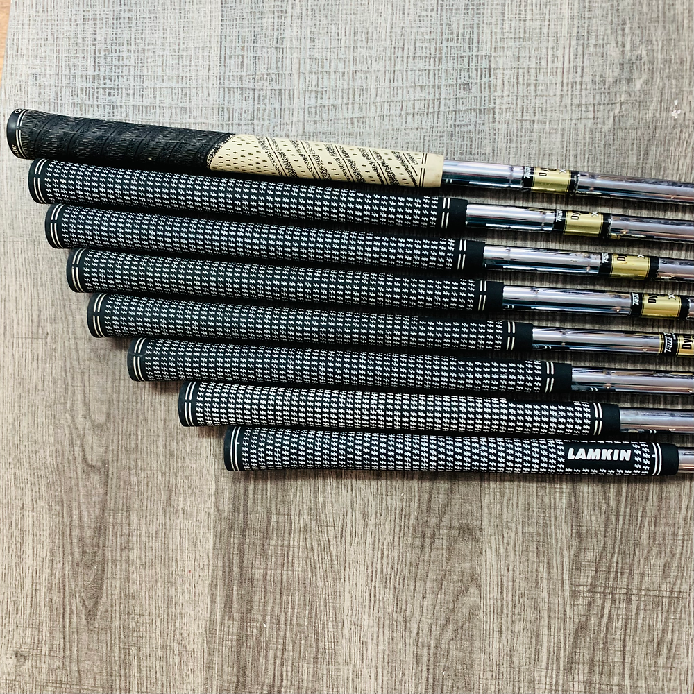 Staff FG Tour F5 Iron Set 4-G / Dynamic Gold Steel, Stiff