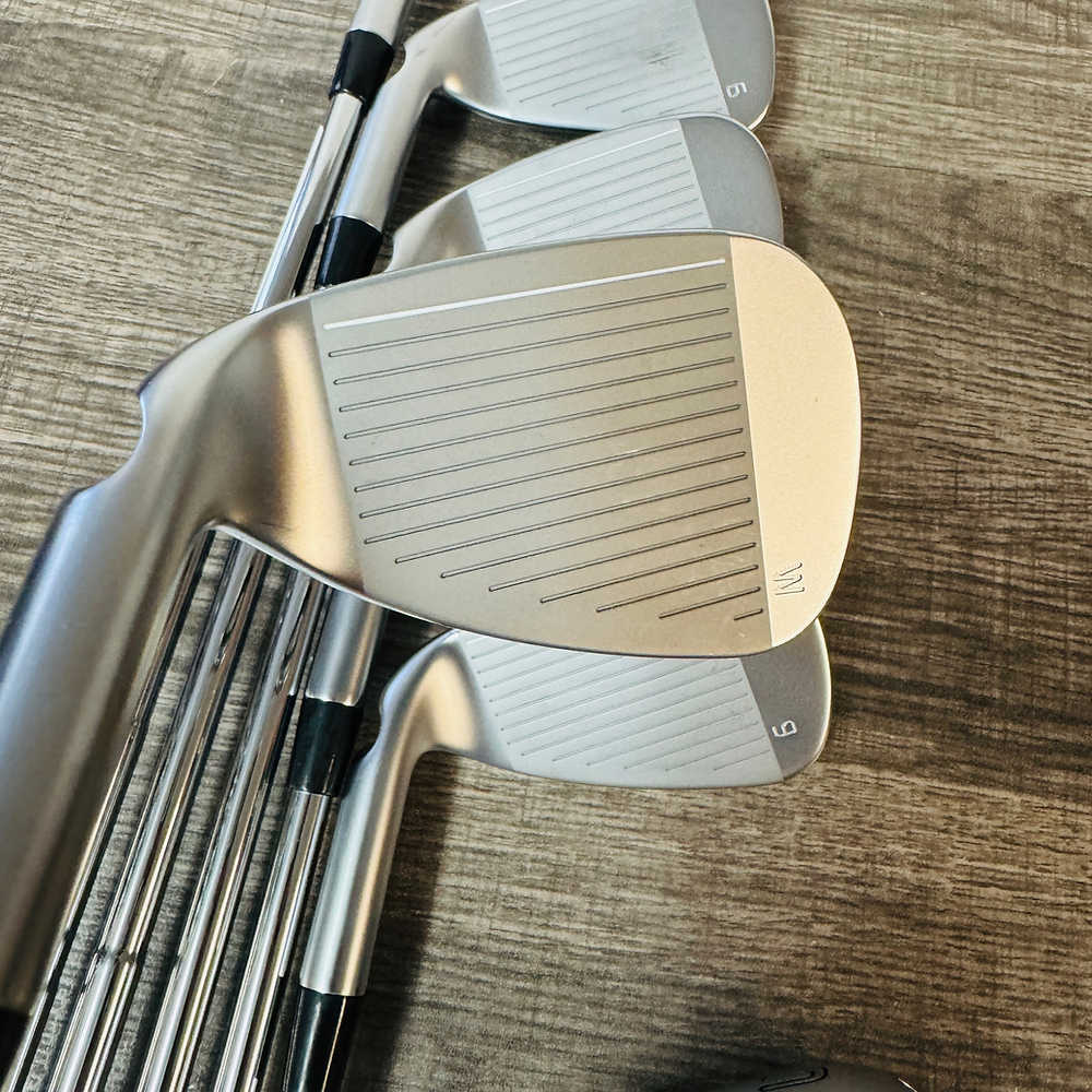 G730 Iron Set 5-U / Dynamic Gold Mid Steel, Stiff