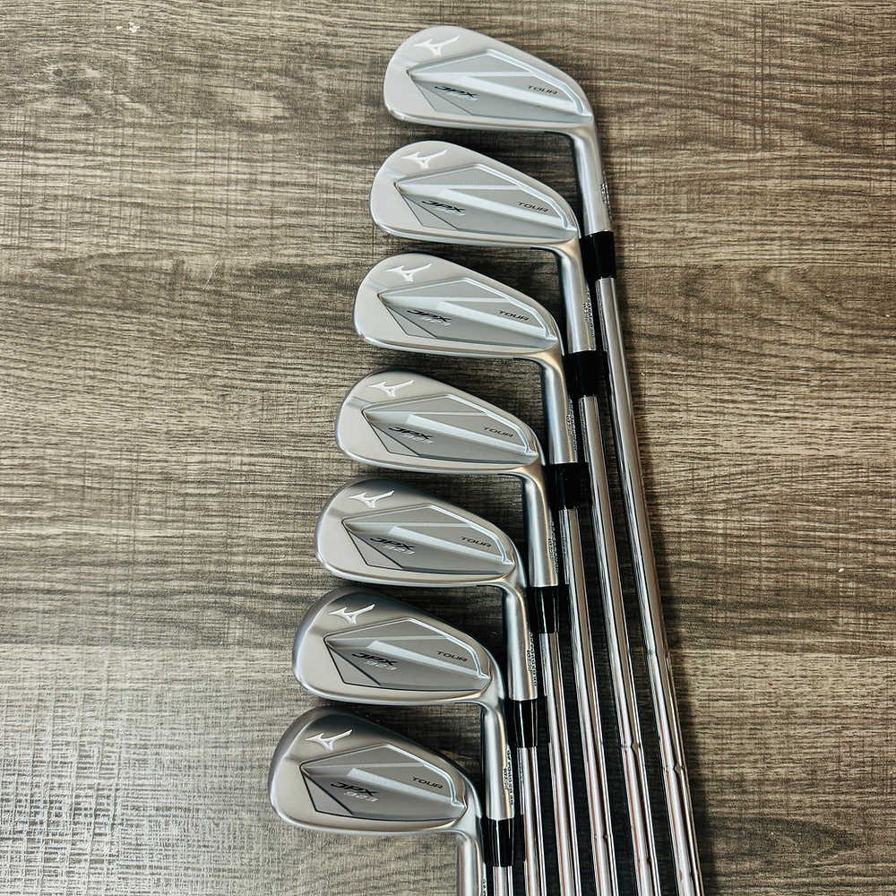 JPX 923 Tour Iron Set 5-G / Dynamic Gold Mid Steel, Stiff