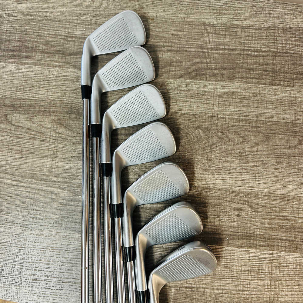 i59 Iron Set 4-P / Dynamic Gold Steel, Stiff