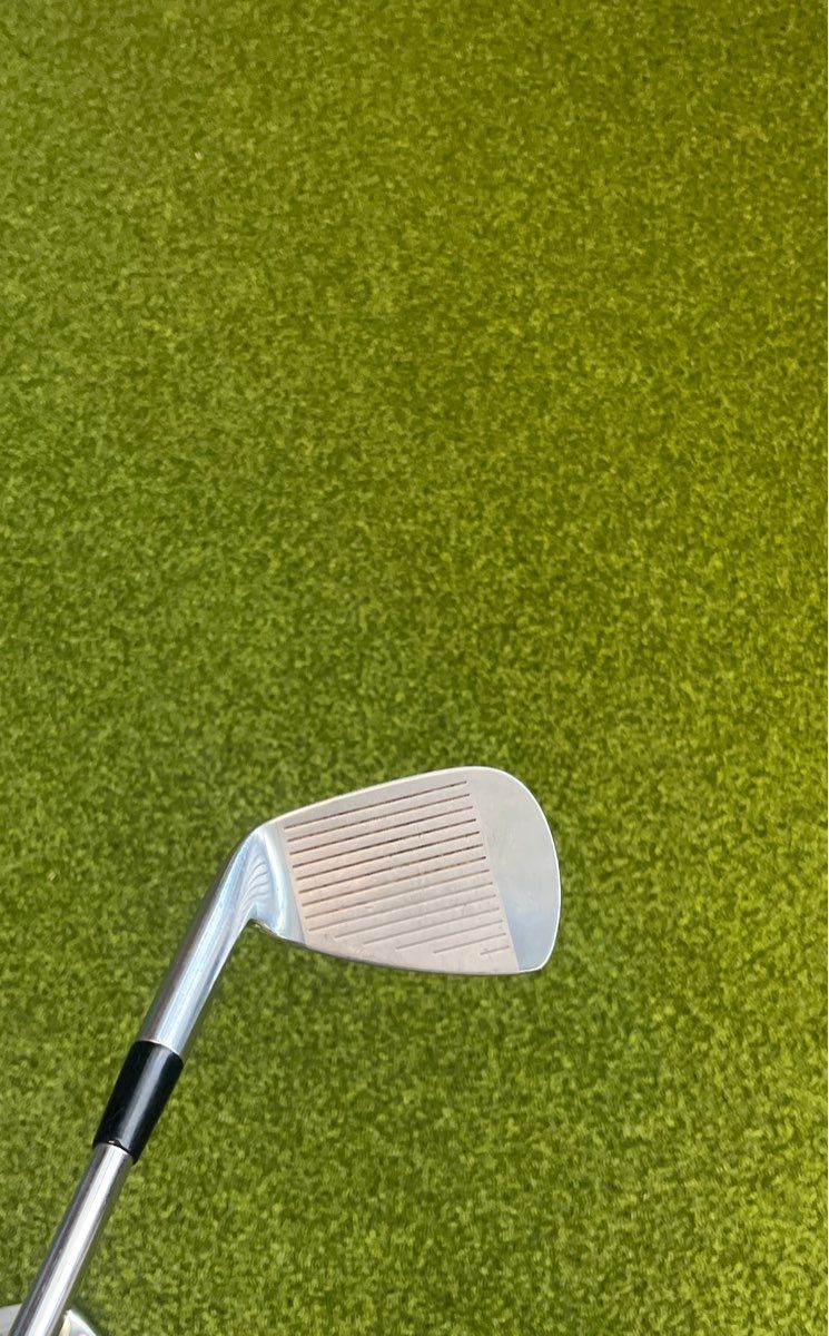 Mizunio ZOID PRO 3-PW Right Handed Dynamic Gold Stiff Good