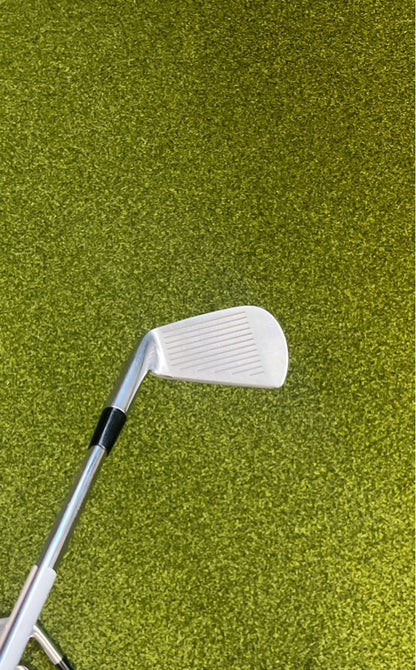 Mizunio ZOID PRO 3-PW Right Handed Dynamic Gold Stiff Good