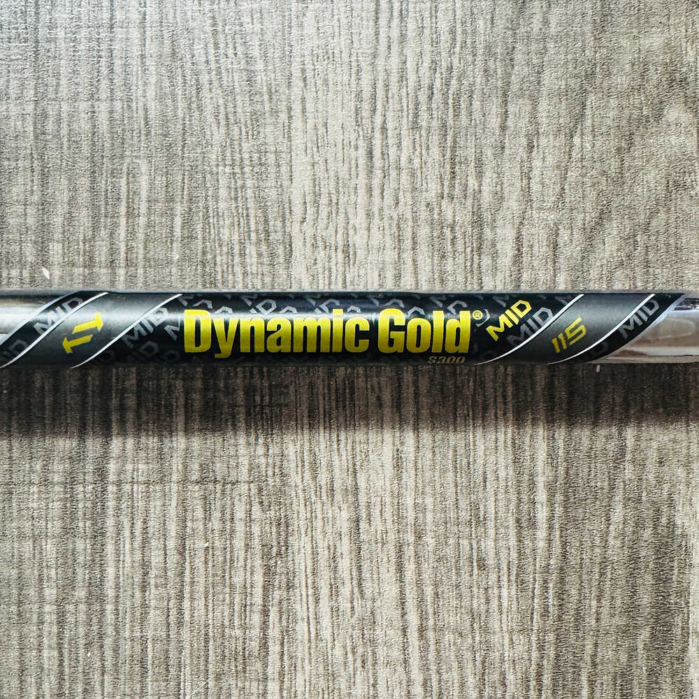 2025 ZXi7 Iron Set 4-P / Dynamic Gold Mid Steel, Stiff