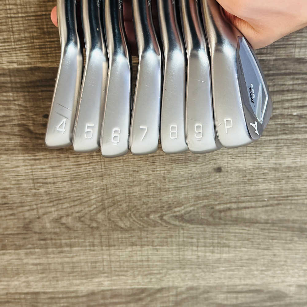 JPX 923 Tour Iron Set 4-P / Dynamic Gold Tour Issue Steel, X Stiff