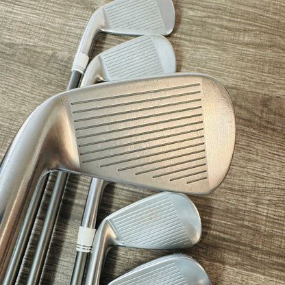 King Forged CB Iron Set 4-P / Catalyst Graphite, Stiff