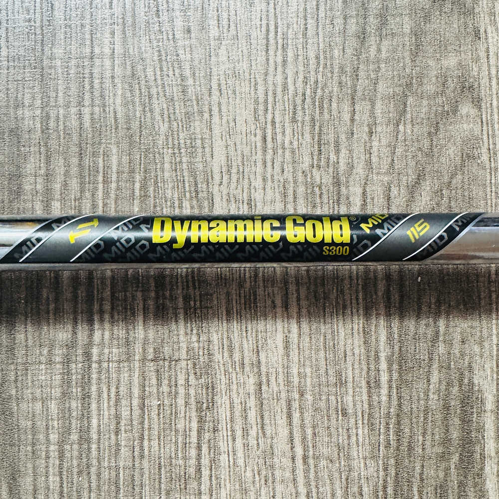 2025 ZXi7 Iron Set 4-P / Dynamic Gold Mid Steel, Stiff