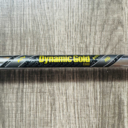 2025 ZXi7 Iron Set 4-P / Dynamic Gold Mid Steel, Stiff