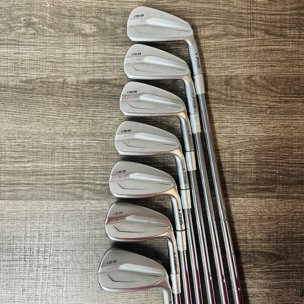 i59 Iron Set 4-P / Dynamic Gold Steel, X Stiff