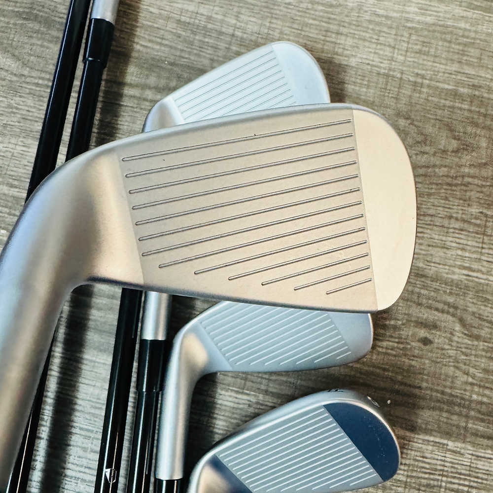2023 P790 Iron Set 4-P / Mitsubishi MMT 65 Graphite, Regular