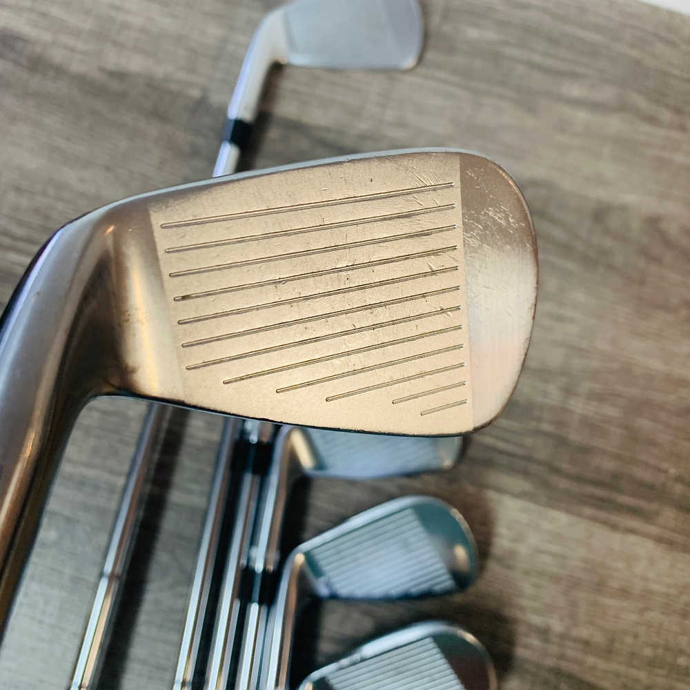 Sub 70 639 MB Iron Set 4-P / Dynamic Gold Steel, X Stiff
