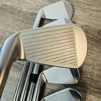 ZX7 MK II Iron Set 4-P / Dynamic Gold Tour Issue Steel, Stiff