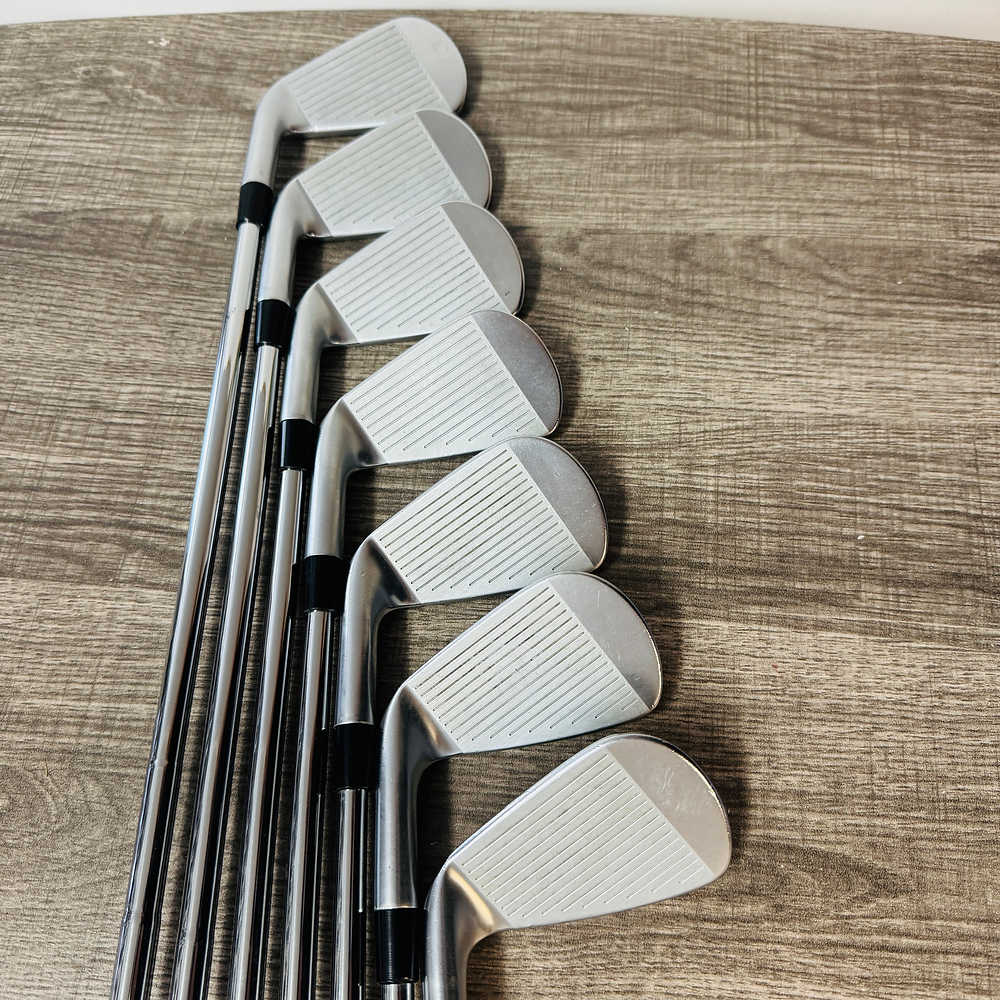 ZX7 MK II Iron Set 4-P / Dynamic Gold Tour Issue Steel, Stiff