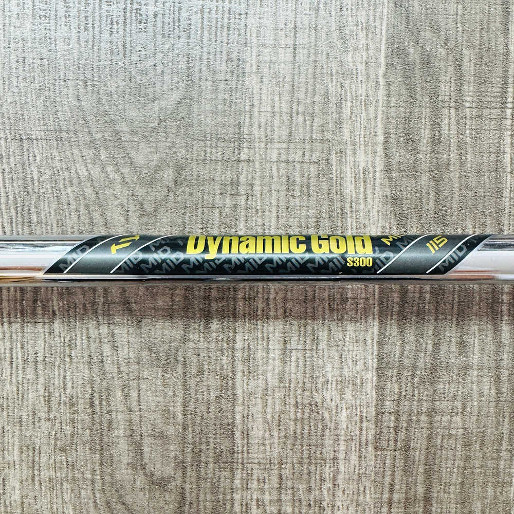 2024 Apex Pro Iron Set 4-P / Dynamic Gold Mid Steel, Stiff