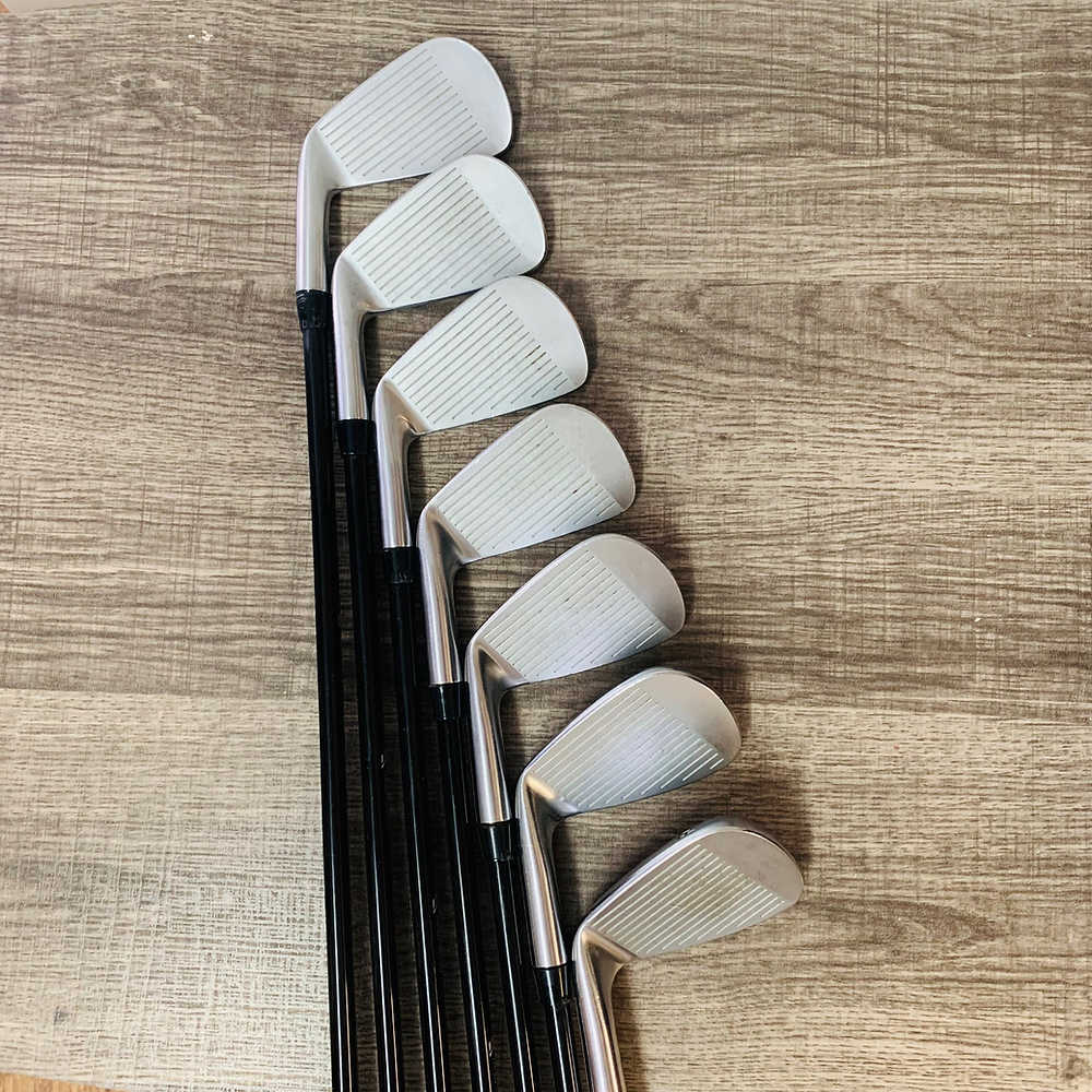 P7MB Iron Set 4-P / Mitsubishi MMT Graphite, Stiff