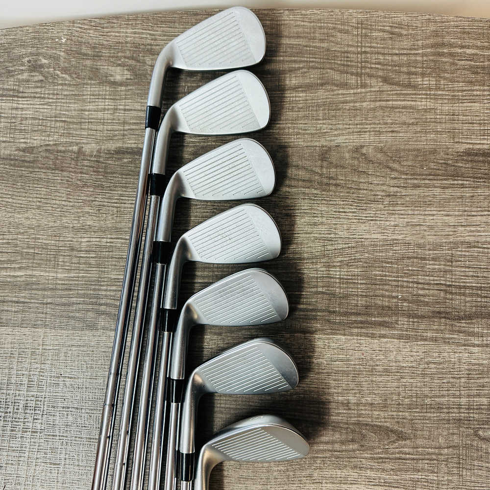 (+1") JPX 923 Hot Metal Iron Set 5-P,S / Dynamic Gold Steel, Stiff