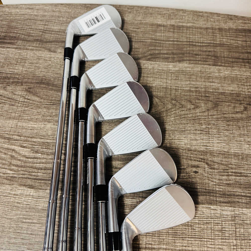 2025 ZXi7 Iron Set 4-P / Dynamic Gold Mid Steel, Stiff