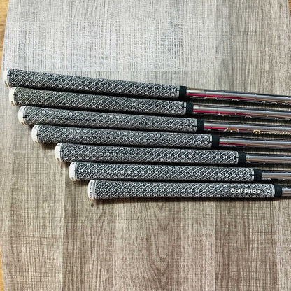 i59 Iron Set 4-P / Dynamic Gold Steel, X Stiff