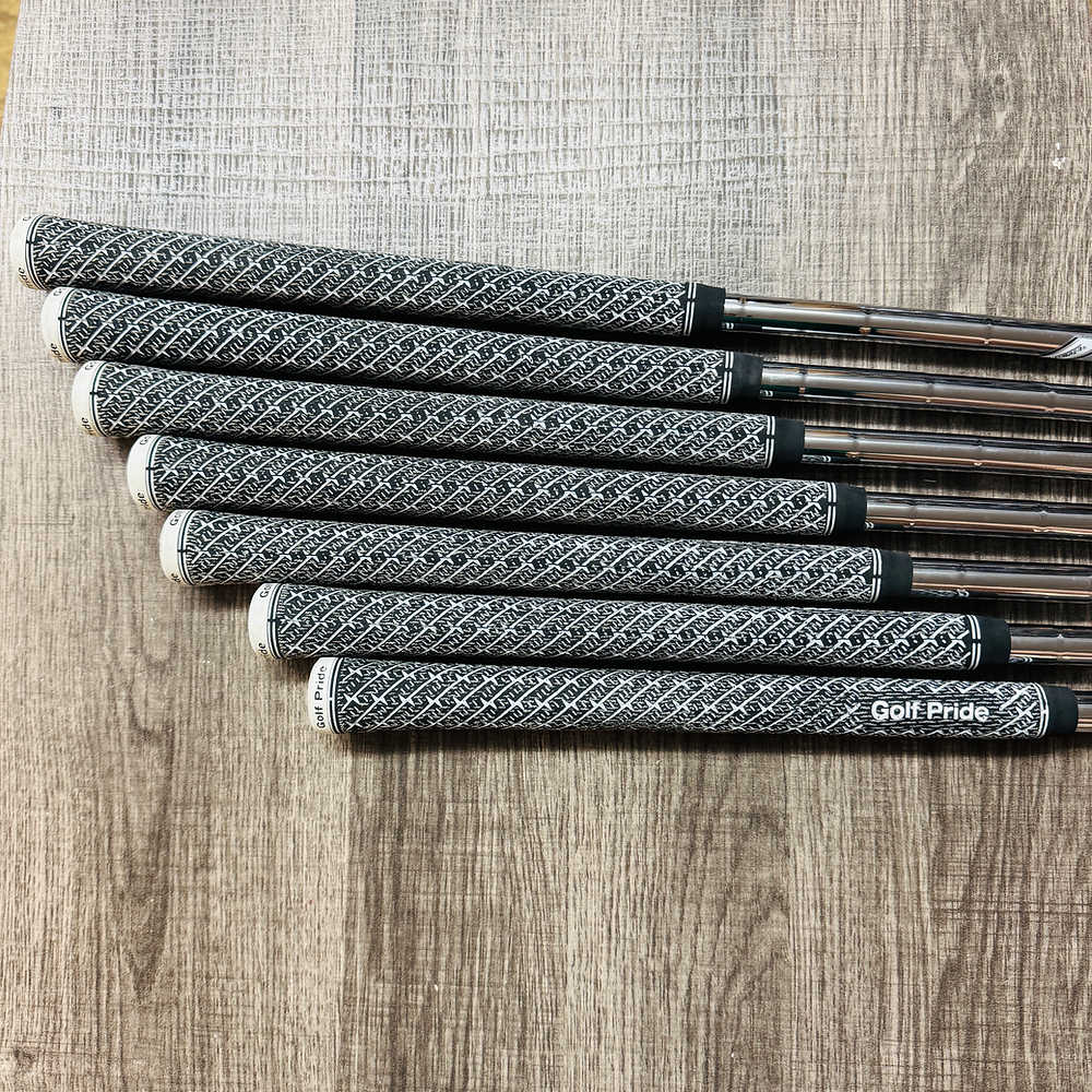 T200 2023 Iron Set 4-PW / AMT White Steel, X Stiff