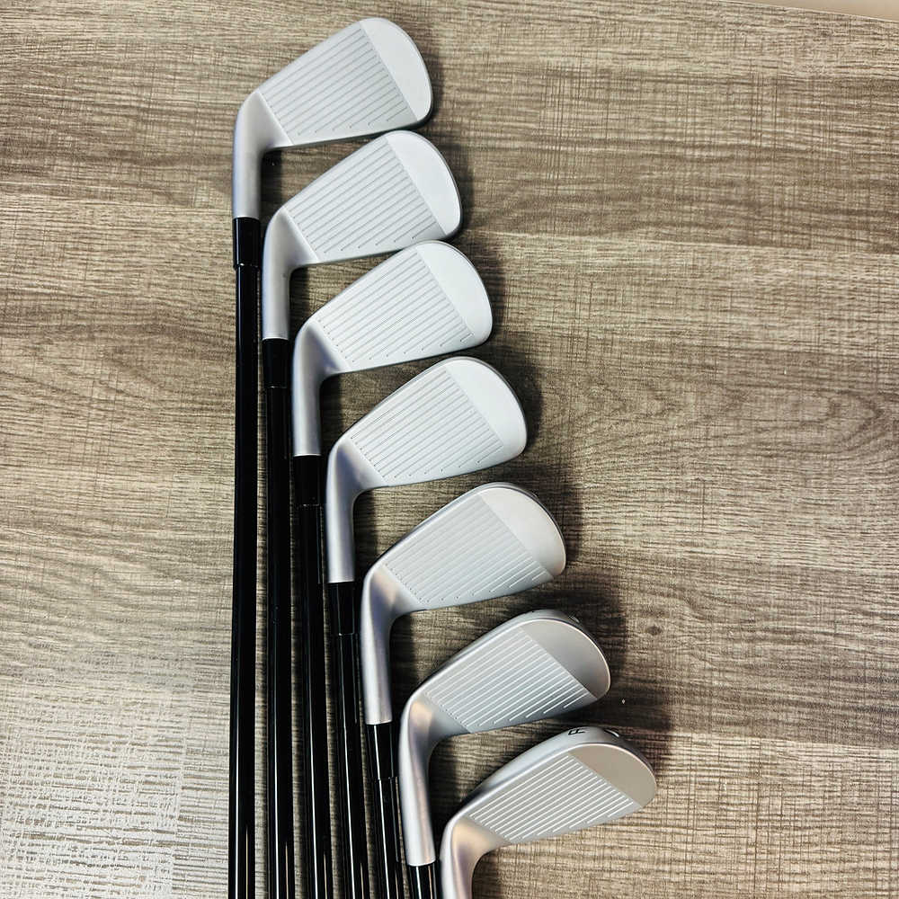 2023 P790 Iron Set 5-A / Mitsubishi MMT Graphite, Regular