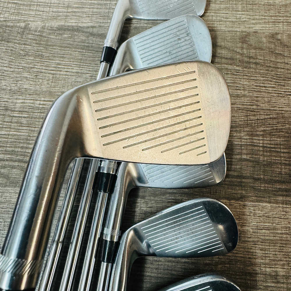 Sub 70 639 MB Iron Set 4-P / Dynamic Gold Steel, X Stiff