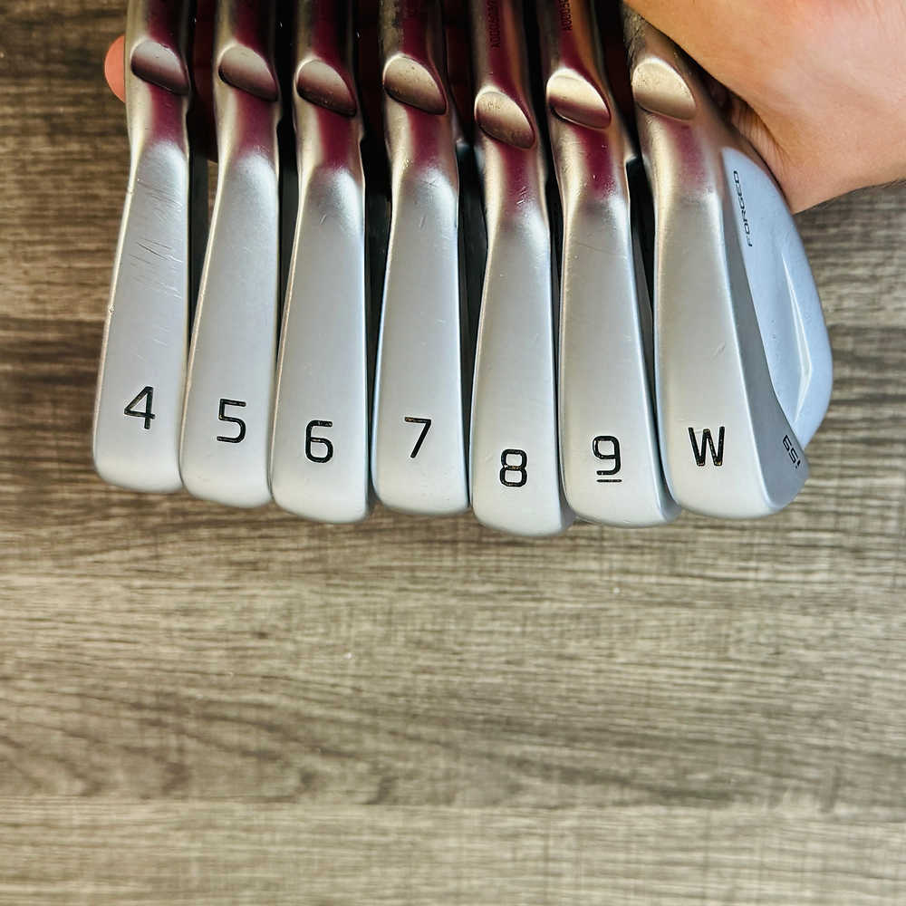 i59 Iron Set 4-P / Dynamic Gold Steel, X Stiff