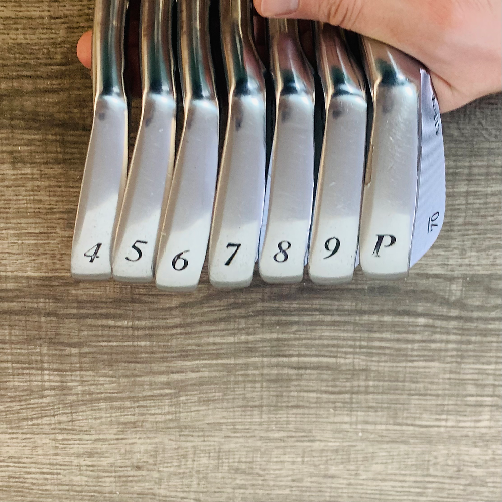 Sub 70 639 MB Iron Set 4-P / Dynamic Gold Steel, X Stiff