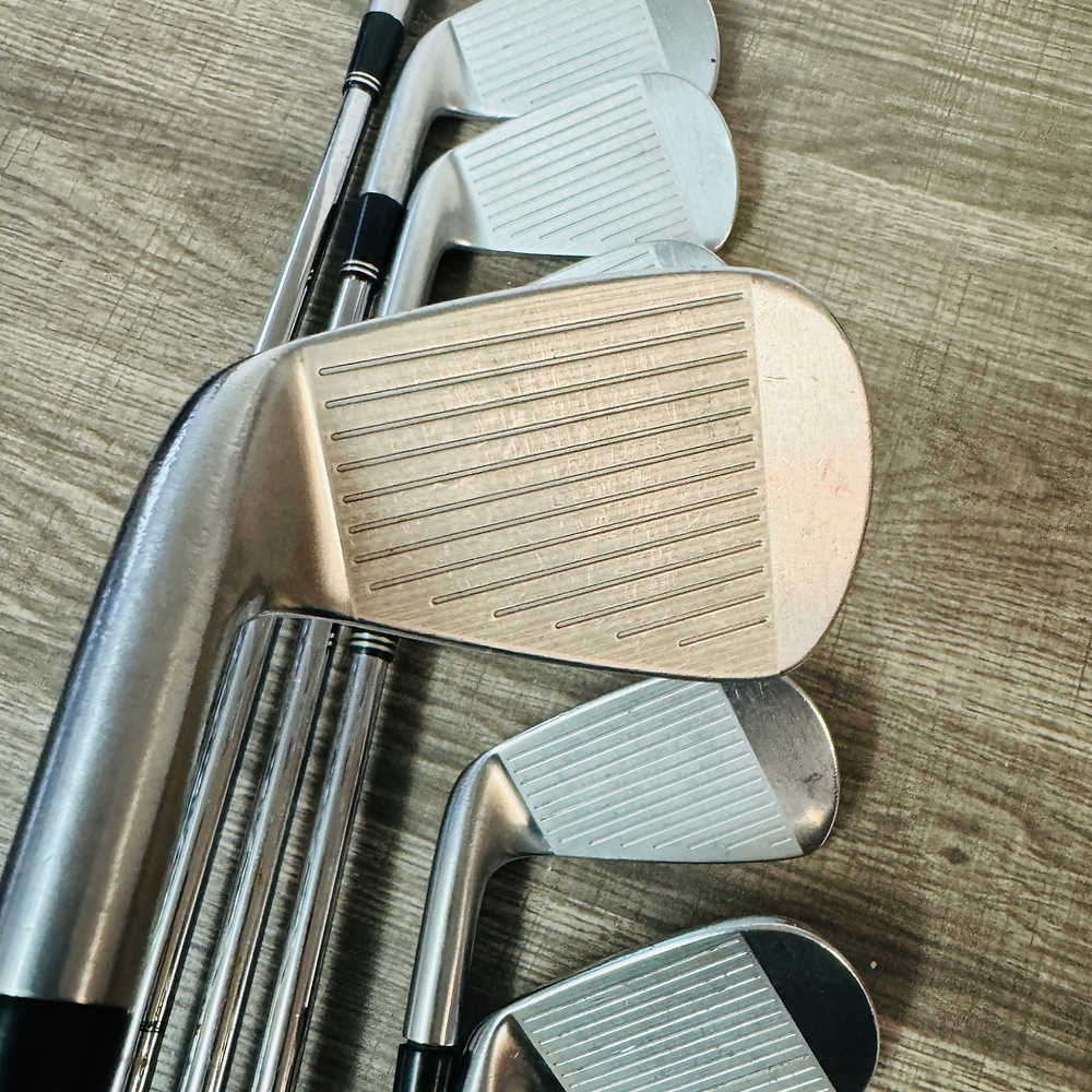 Z965 Iron Set 4-P / Dynamic Gold 130 Steel, Stiff