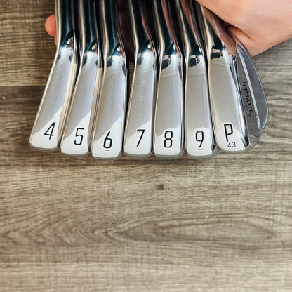 T200 2023 Iron Set 4-PW / AMT White Steel, X Stiff