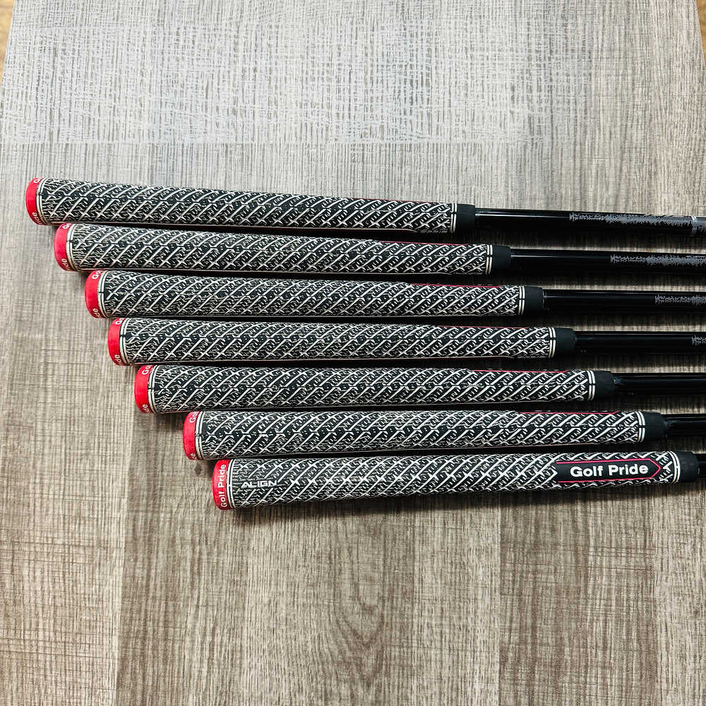 P7MB Iron Set 4-P / Mitsubishi MMT Graphite, Stiff