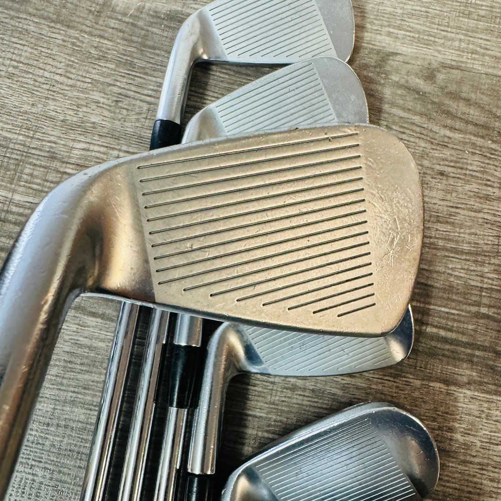 Razr X Forged Iron Set 4-P / Dynamic Gold Steel, Stiff