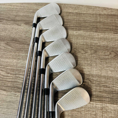 T100 2021 Iron Set 4-P / Dynamic Gold Steel, Stiff