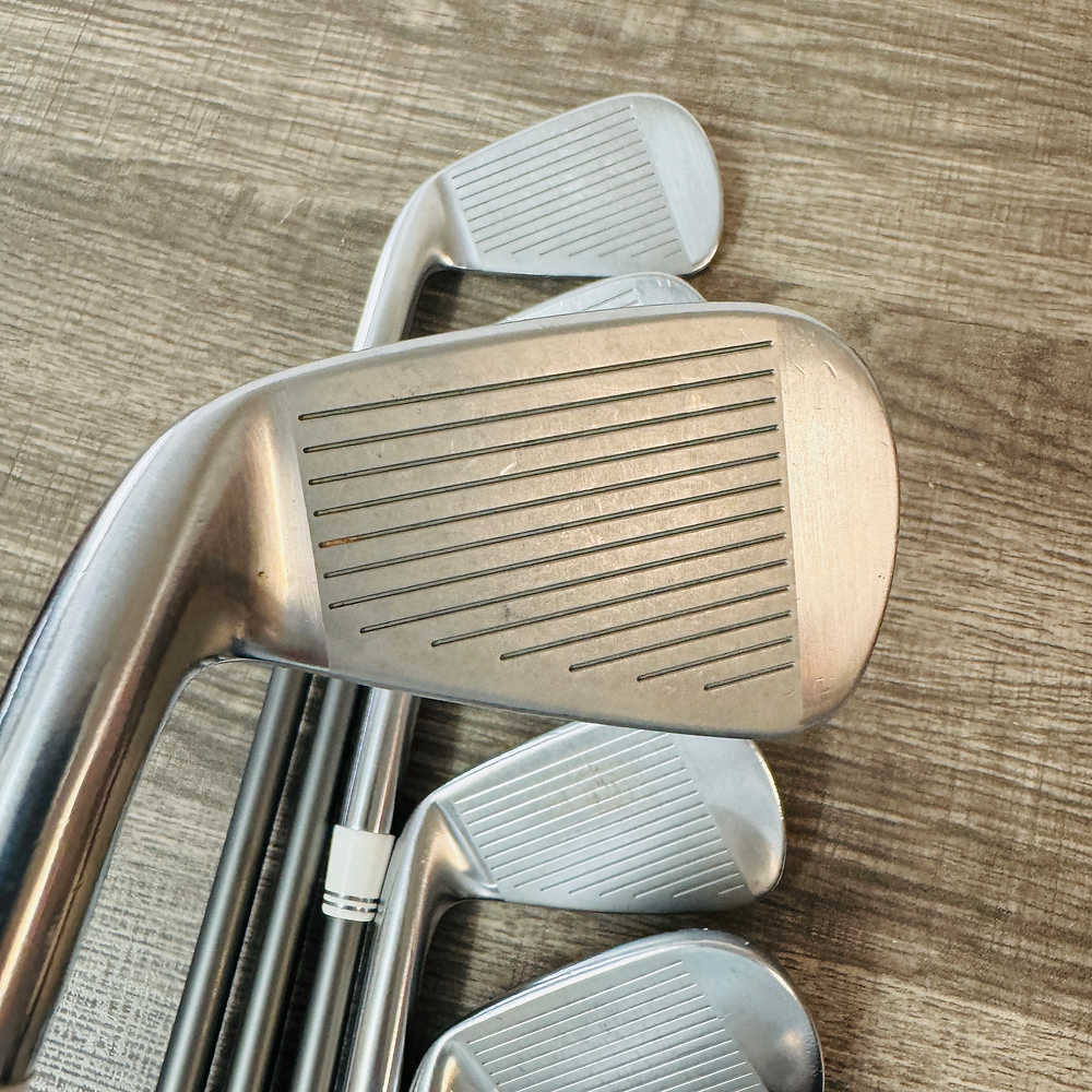 King Forged CB Iron Set 4-P / Catalyst Graphite, Stiff