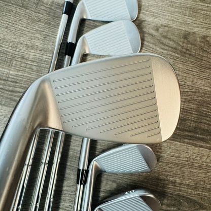 JPX 923 Tour Iron Set 5-G / Dynamic Gold Mid Steel, Stiff