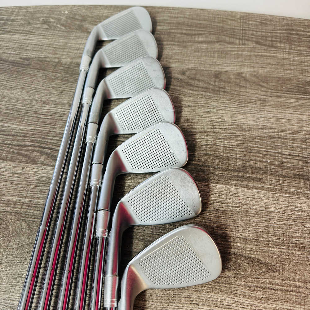 i59 Iron Set 4-P / Dynamic Gold Steel, X Stiff
