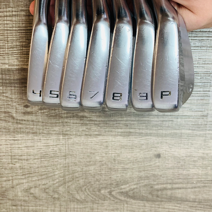 P7MB Iron Set 4-P / Mitsubishi MMT Graphite, Stiff