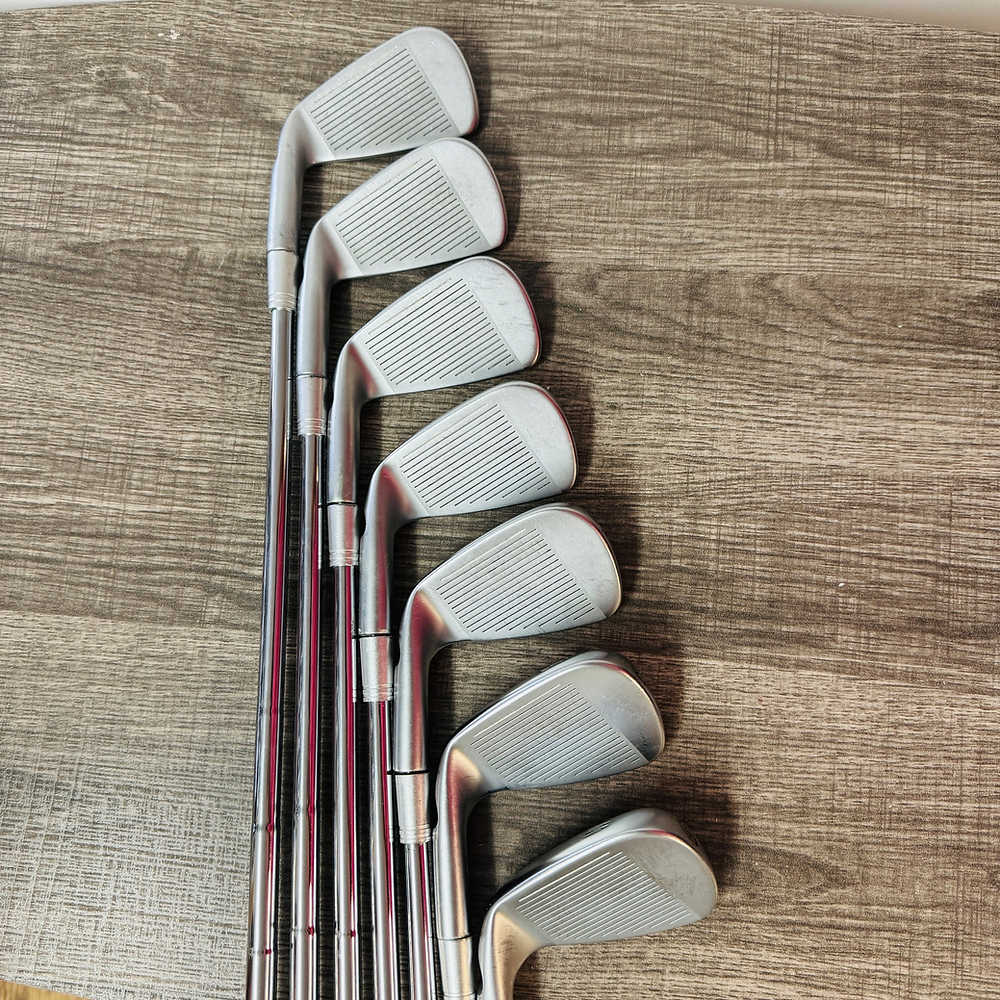 i59 Iron Set 4-P / Dynamic Gold Steel, X Stiff
