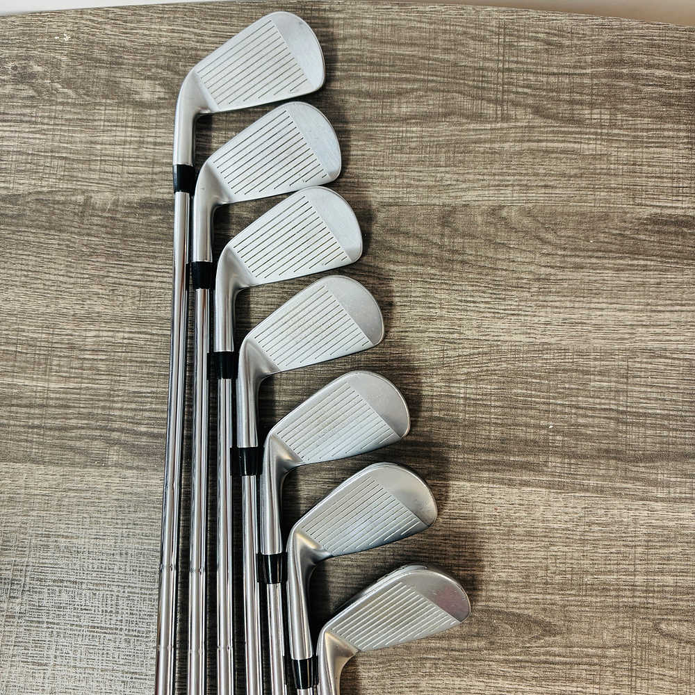 T100S Iron Set 4-P / Dynamic Gold Steel, X Stiff