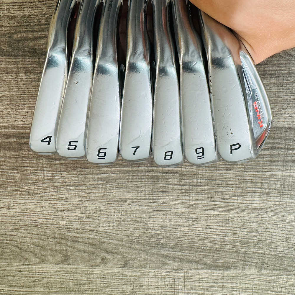 King Forged CB Iron Set 4-P / Catalyst Graphite, Stiff