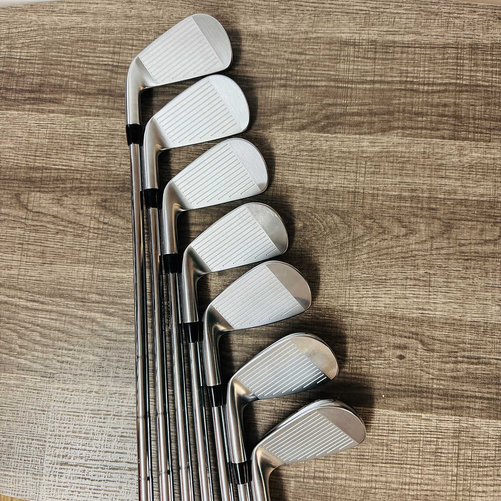 T200 2023 Iron Set 4-PW / AMT White Steel, X Stiff