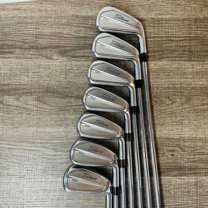 T200 2023 Iron Set 4-P / AMT Black 110 Steel, Regular