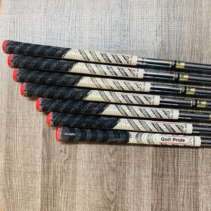 Sub 70 639 MB Iron Set 4-P / Dynamic Gold Steel, X Stiff