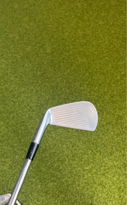 Mizunio ZOID PRO 3-PW Right Handed Dynamic Gold Stiff Good